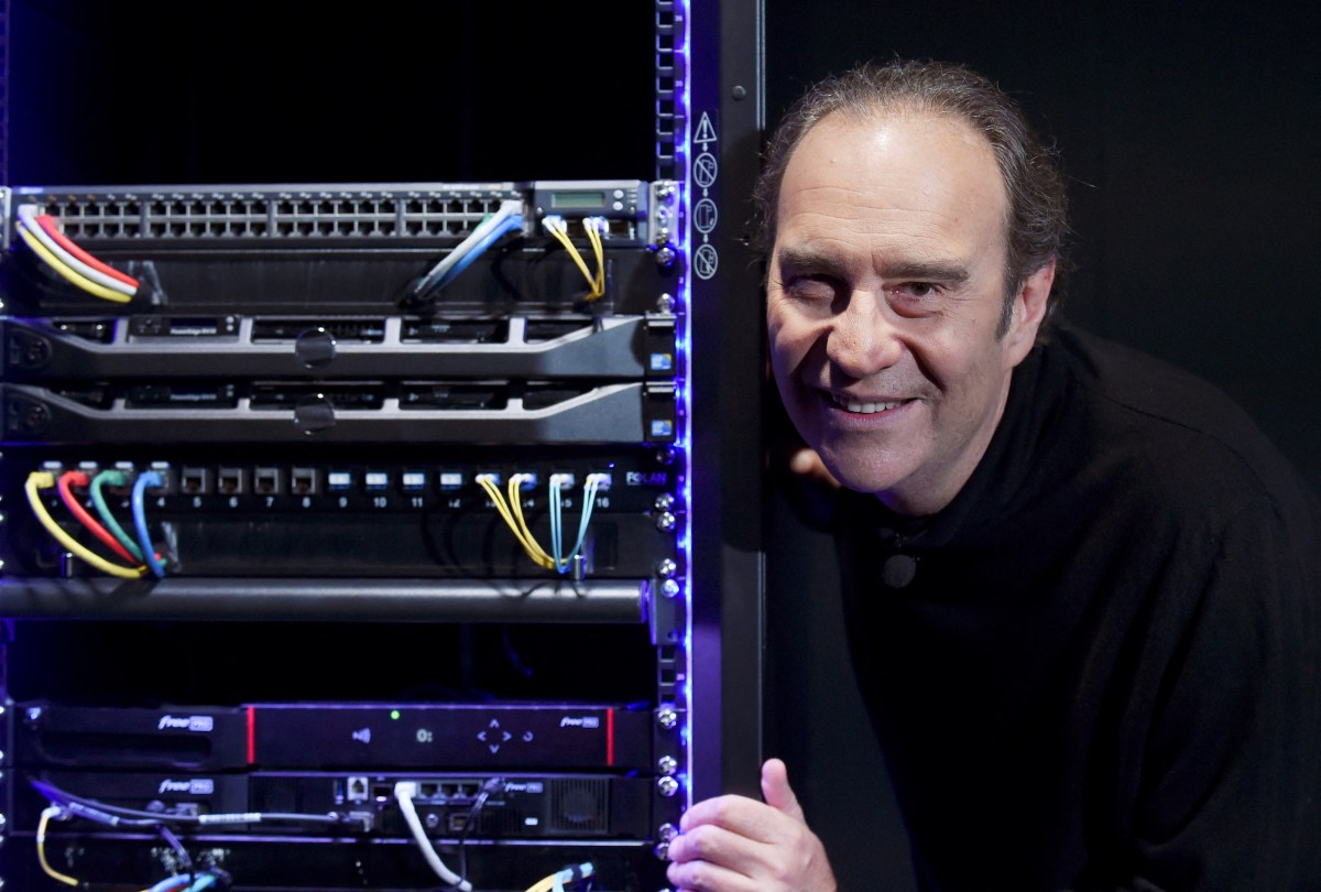 French billionaire Xavier Niel vows to commit around 0 thousand in artificial intelligence